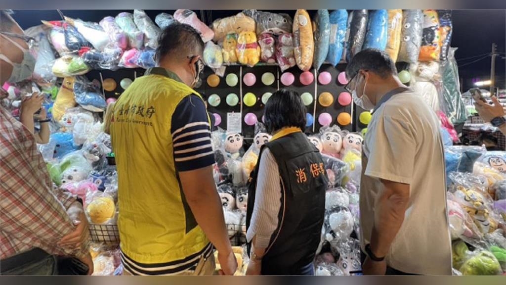 射氣球喊價5200元!台南花園夜市為聲譽開鍘:停業1個月 射氣球喊價5200元!台南花園夜市為聲譽開鍘:停業1個月