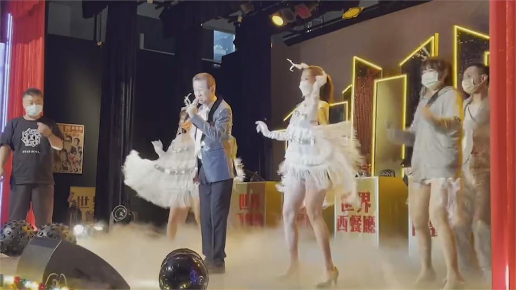 台語歌手蔡小虎腹痛狂吐送醫　「小腸沾黏」掛點滴照曝光