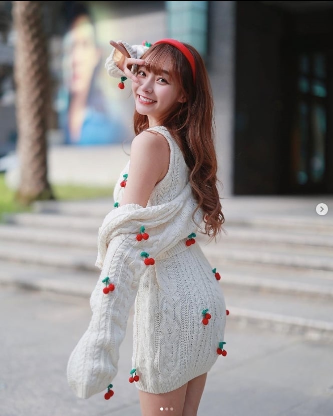 林襄化身Q彈「櫻桃妹」！胸前大膽垂掛「這顆」引萬人瘋朝聖