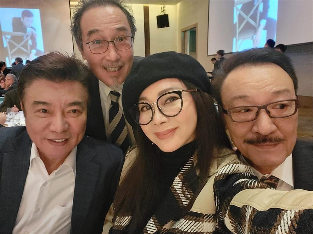 陳美鳳緊貼71歲白髮趙樹海、69歲瓊瑤男主角　「驚人真面目」曝光