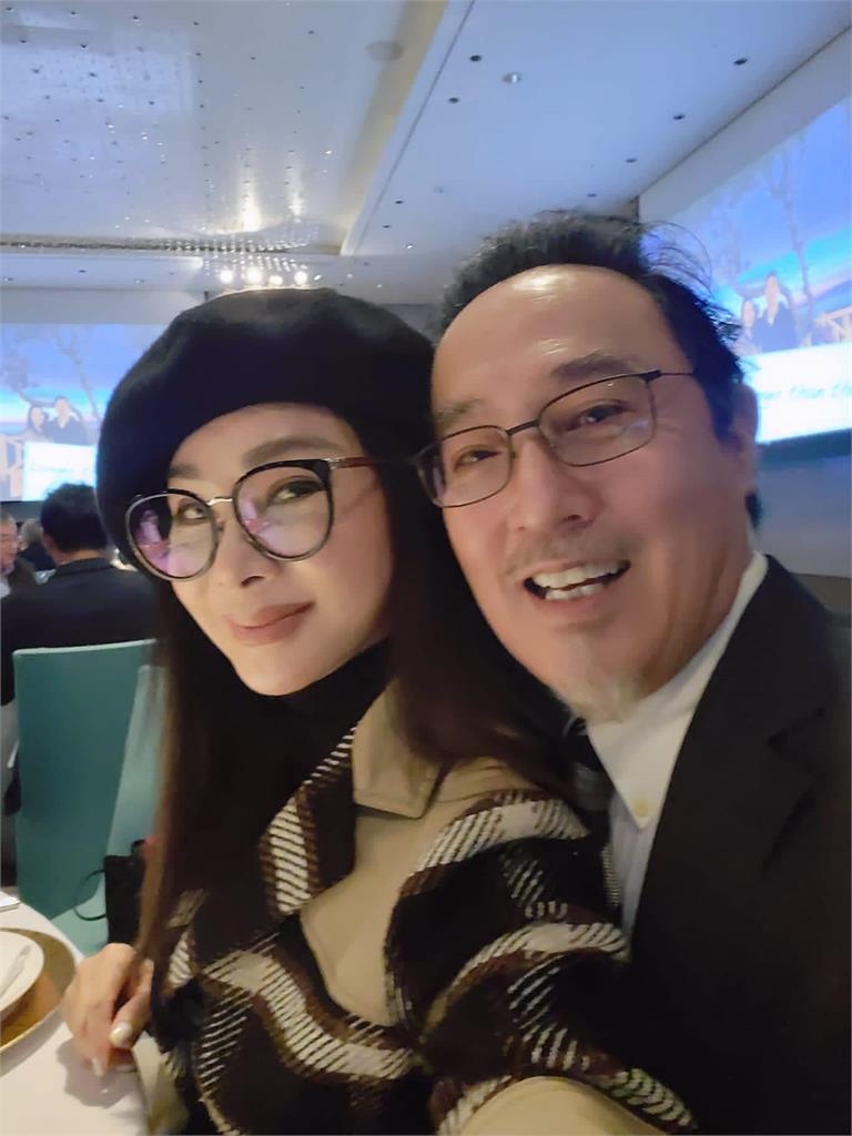 陳美鳳緊貼71歲白髮趙樹海、69歲瓊瑤男主角　「驚人真面目」曝光