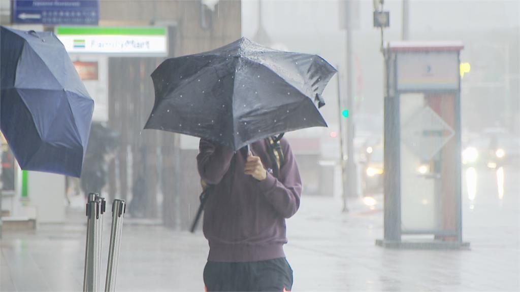 雨區擴大!寒流+東北風來襲 這4縣市大雨特報 雨區擴大!寒流+東北風來襲 這4縣市大雨特報