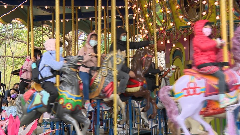初三走春趣!遊樂園湧人潮 清水地熱一早停車場總量管制