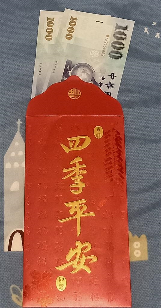 房東過年前特別跑來店裡!1溫暖舉動讓她傻住了:對待我們就像家人