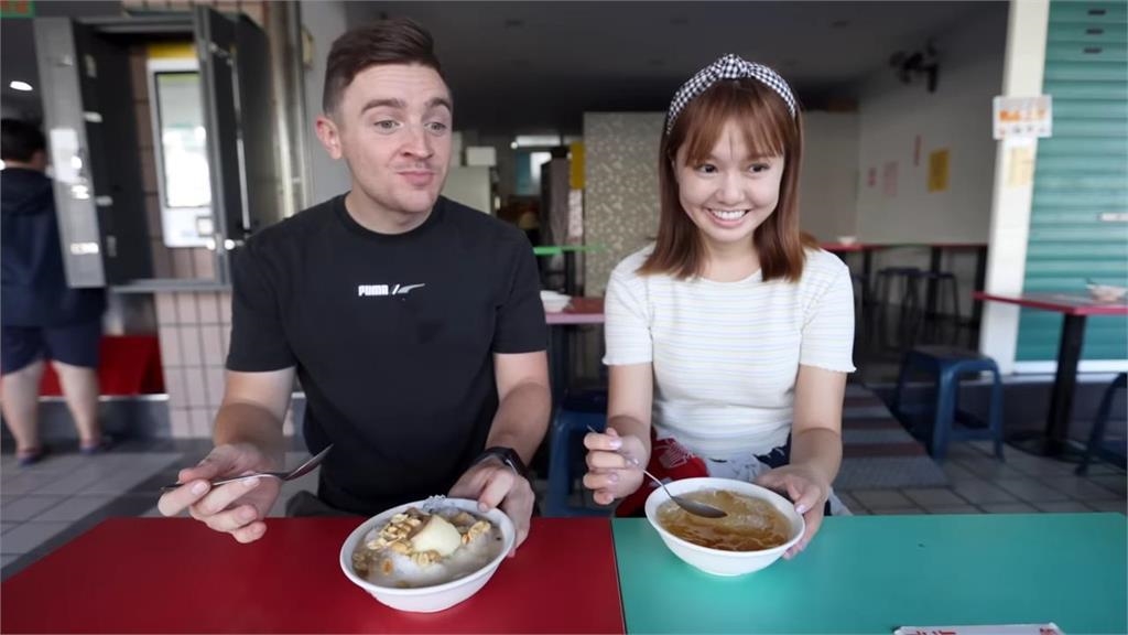 高雄美食超好吃?日本妞帶美國女婿吃整天 她自爆:搬來台胖10公斤 高雄美食超好吃?日本妞帶美國女婿吃整天 她自爆:搬來台胖10公斤
