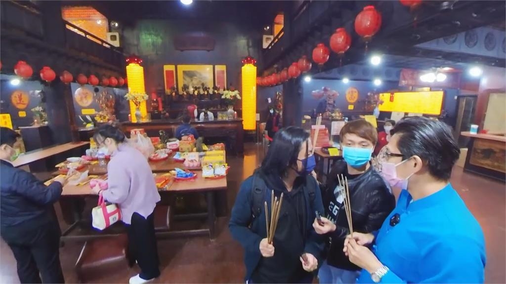 金山拜拜遇神蹟!他忘報農曆生日未得聖筊 財神竟指示送「財寶袋」結緣 金山拜拜遇神蹟!他忘報農曆生日未得聖筊 財神竟指示送「財寶袋」結緣