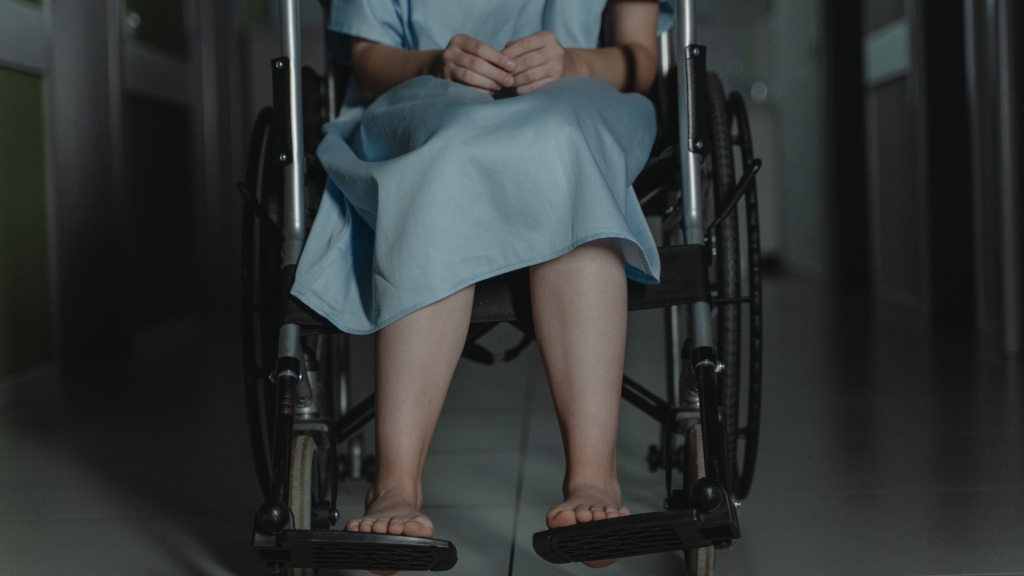 腳腫、體重下降?恐已到癌症晚期 醫喊:警惕萬人殺手「膀胱癌」