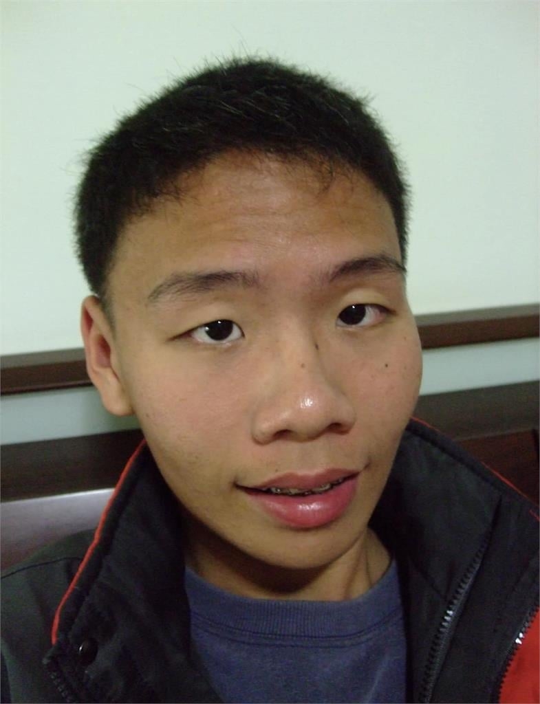 阿翰生日曬10年前青澀自拍照!網一留言秒釣出本人爆「1字粗口」