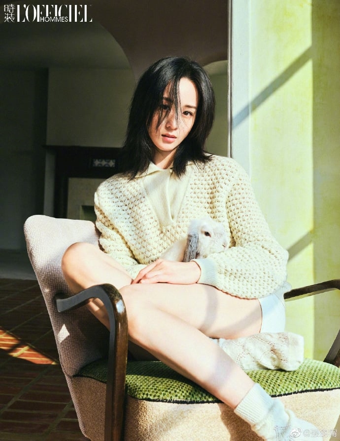 張鈞甯「仙氣唯美照」險洩神祕領域！超逆天長腿「光潔無暇」晃暈網友