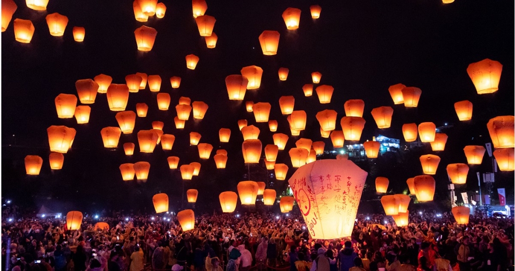 新北歡慶元宵幸福兔給樂 十分好運兔年天燈躍升空