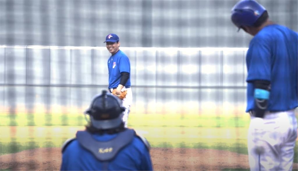 經典賽／總教練PK王威晨！「中華隊廝殺片」網激讚：餅總加入30人