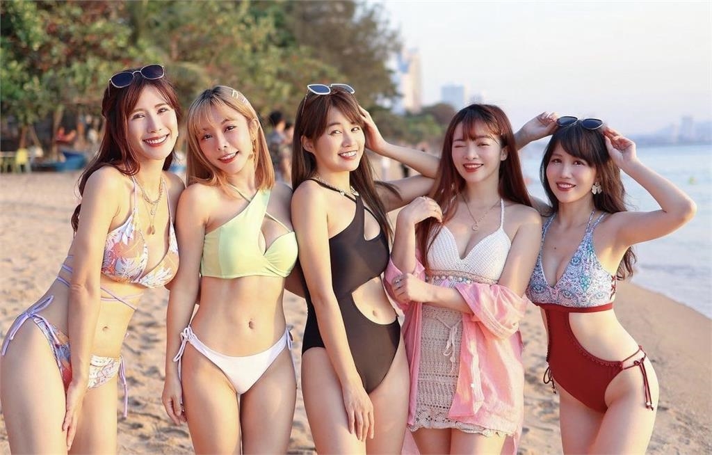 情人節福利！樂天女孩「比基尼照」一字排開超火辣　網嗨：這團太香