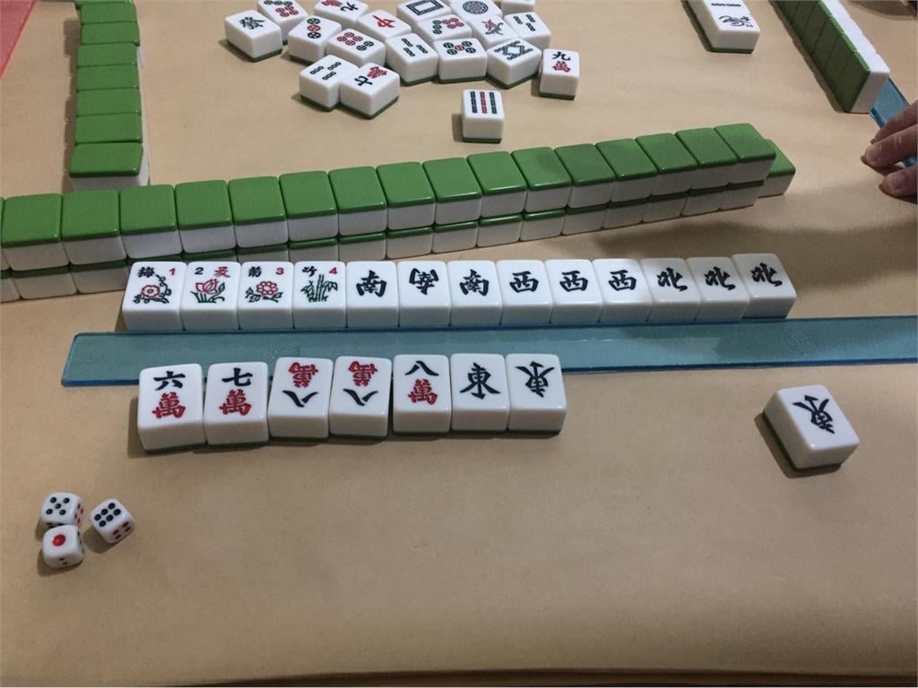 打麻將自摸一把胡23萬！其他三家全傻眼「超狂牌型」網驚：有23台