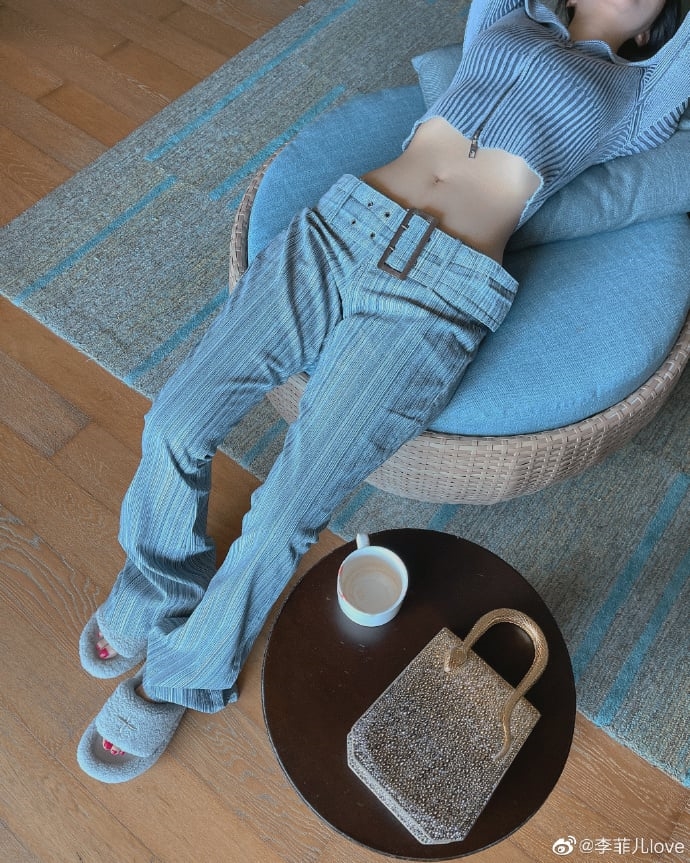 女星秀穿搭「無BRA隱藏版」流出!脫衣過程全被拍網:這能免費看?