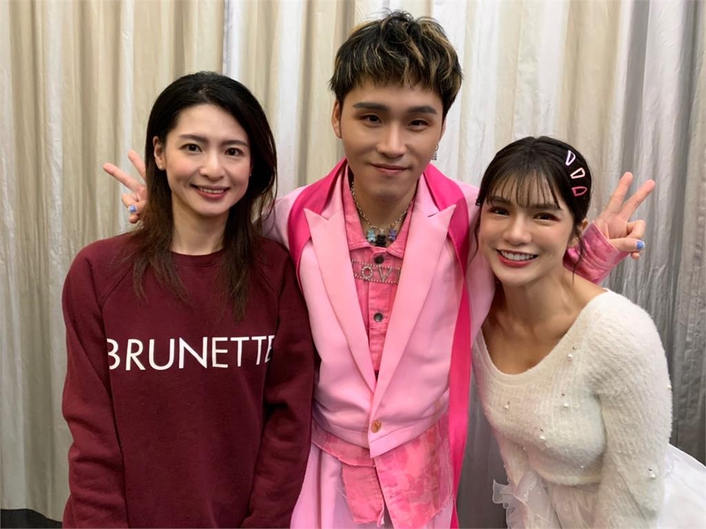 啦啦隊女神合體展榮展瑞!化身「神仙教母」MV拍完仍認不出兄弟檔