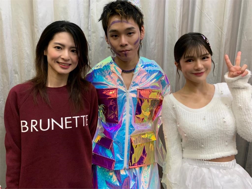 啦啦隊女神合體展榮展瑞!化身「神仙教母」MV拍完仍認不出兄弟檔