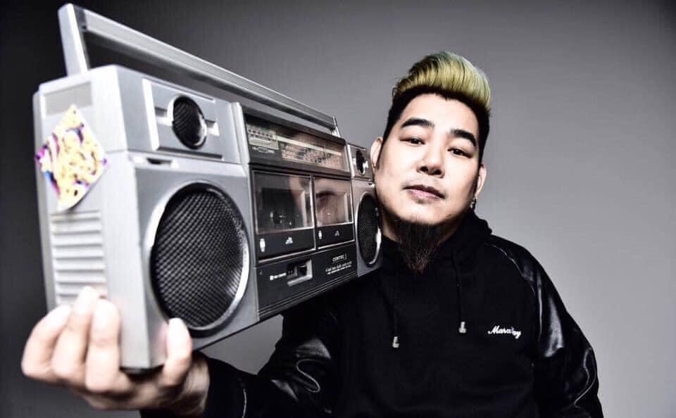 鬧翻美髮師！羅百吉「頭髮剪一半」遭退錢放生…尷尬喊：看到我別笑