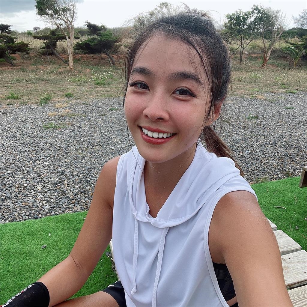 小嫻花100元變「人工美女」!無P圖「素顏真面目」全現形網看傻