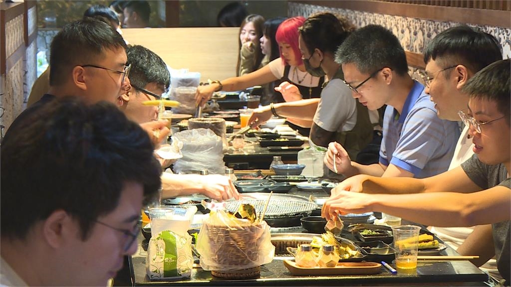 餐飲業挺過疫情 繼王品、漢來、麥當勞後 金色三麥新進人員起薪調20%