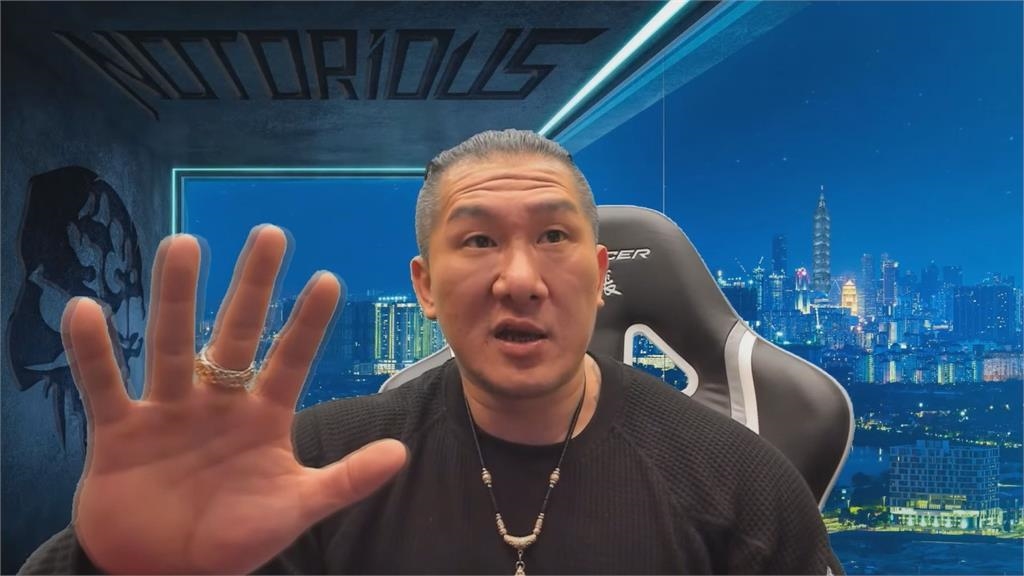 Toyz真變「劉違建」！館長開轟狂酸　嗆員工薪水5萬：他不敢比