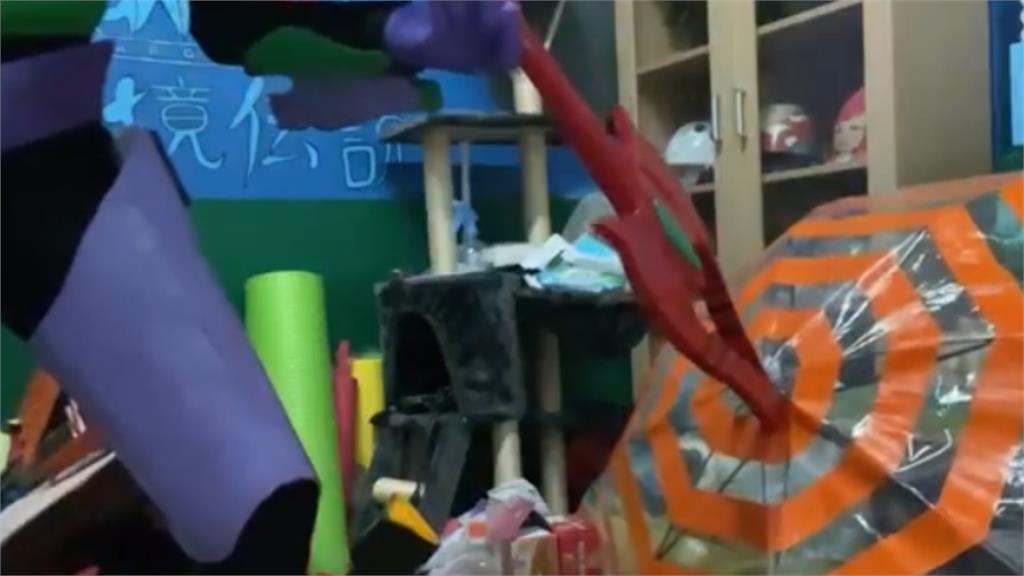 真嗣入境隨俗！初號機本土新武裝「台灣LV」衝擊萬網：買菜補完計劃