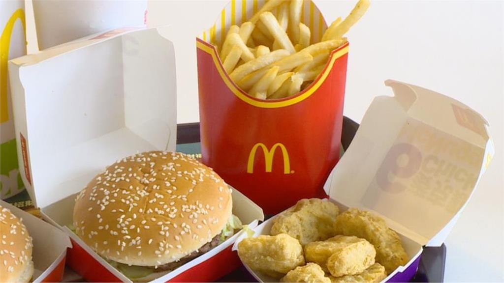 妹子點歡樂送加購塑膠袋！店員「這裝法」她傻了：那我幹嘛買？