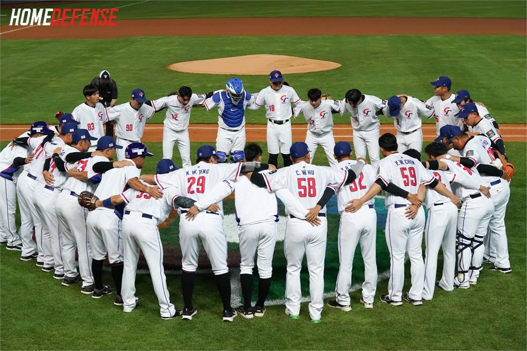 台灣隊3轟得首勝!經典女孩「直擊球場1幕」驚訝狂喊:感動到不行