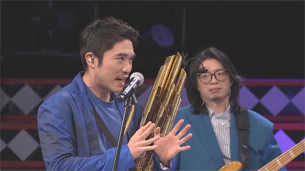 唱頌台灣/同根生樂團帶「豬」上節目唱歌 超狂舉動讓主持人難以招架