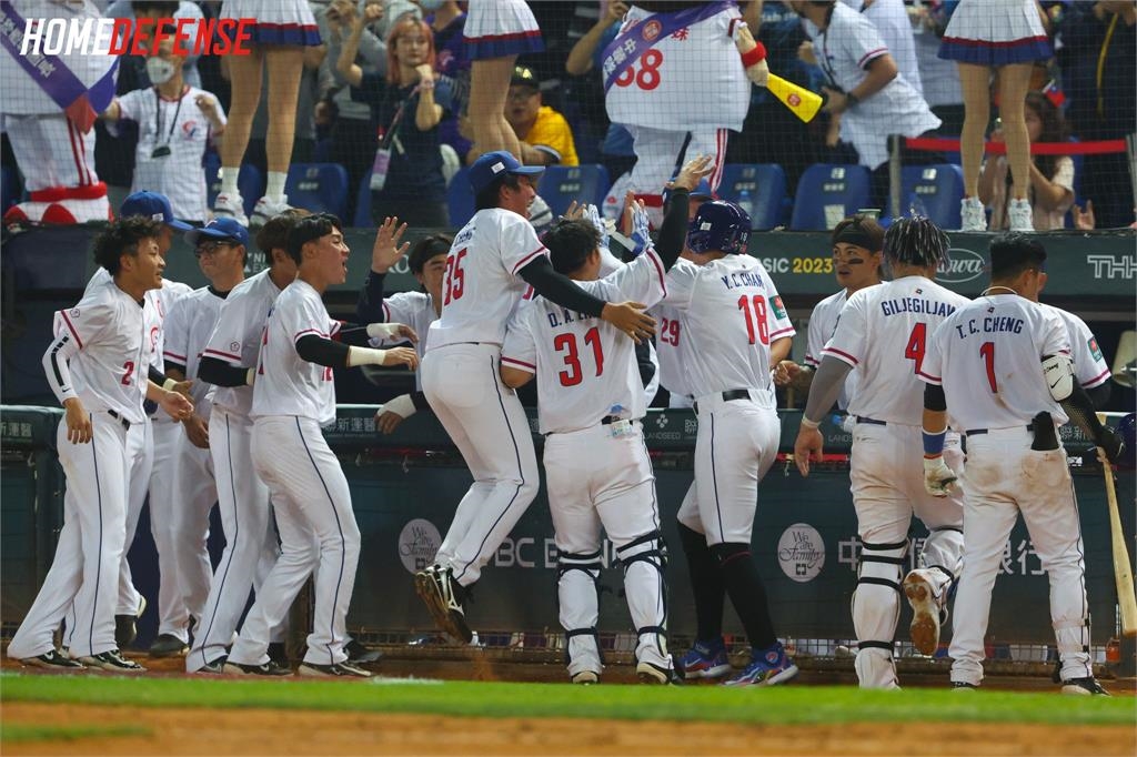 經典賽／張育成轟2分砲建功！昔陷逃兵爭議回「1句話」說到做到