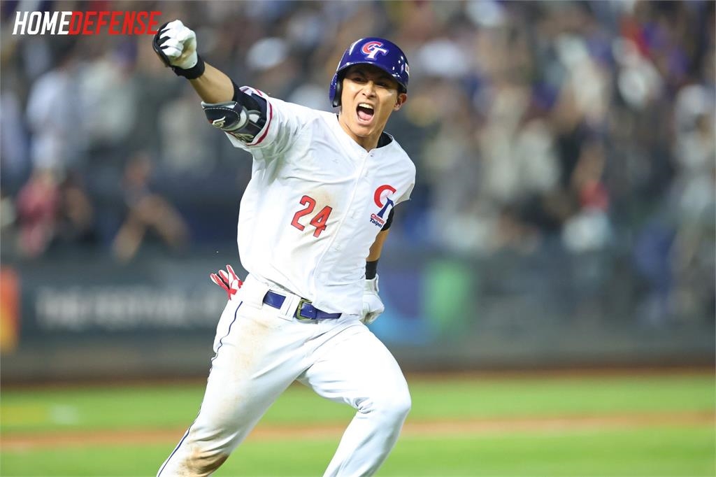 經典賽/台灣隊陳傑憲顏值太頂!網讚「無死角的男人」鄉民全點頭