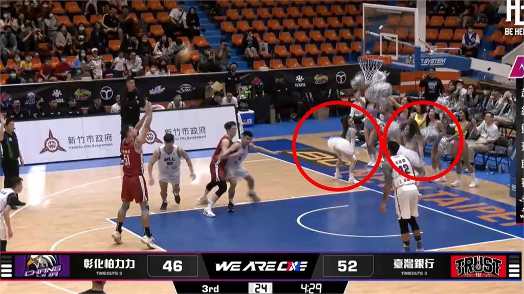 啦啦隊干擾出新招！前後狂搖「蓬裙炸花」底褲全外露　球員罰球又沒進