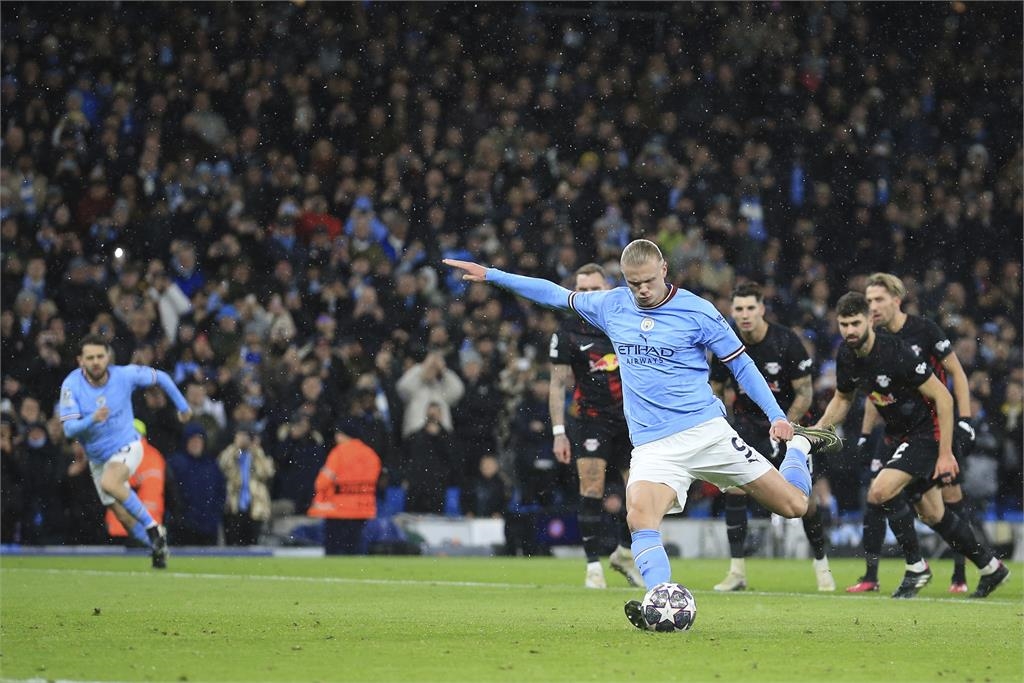 足球/「魔人普烏」太扯!哈蘭德單場「五福臨門」刷新歐冠7大紀錄