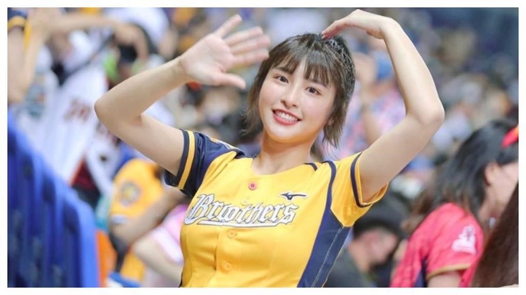 震撼彈！峮峮被爆「離開啦啦隊」將轉行...經紀人揭真相了