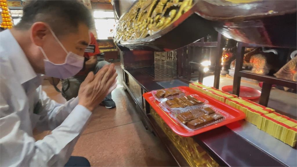 拜虎爺沒雞蛋該怎麼拜? 信徒改拜蛋塔和豆干