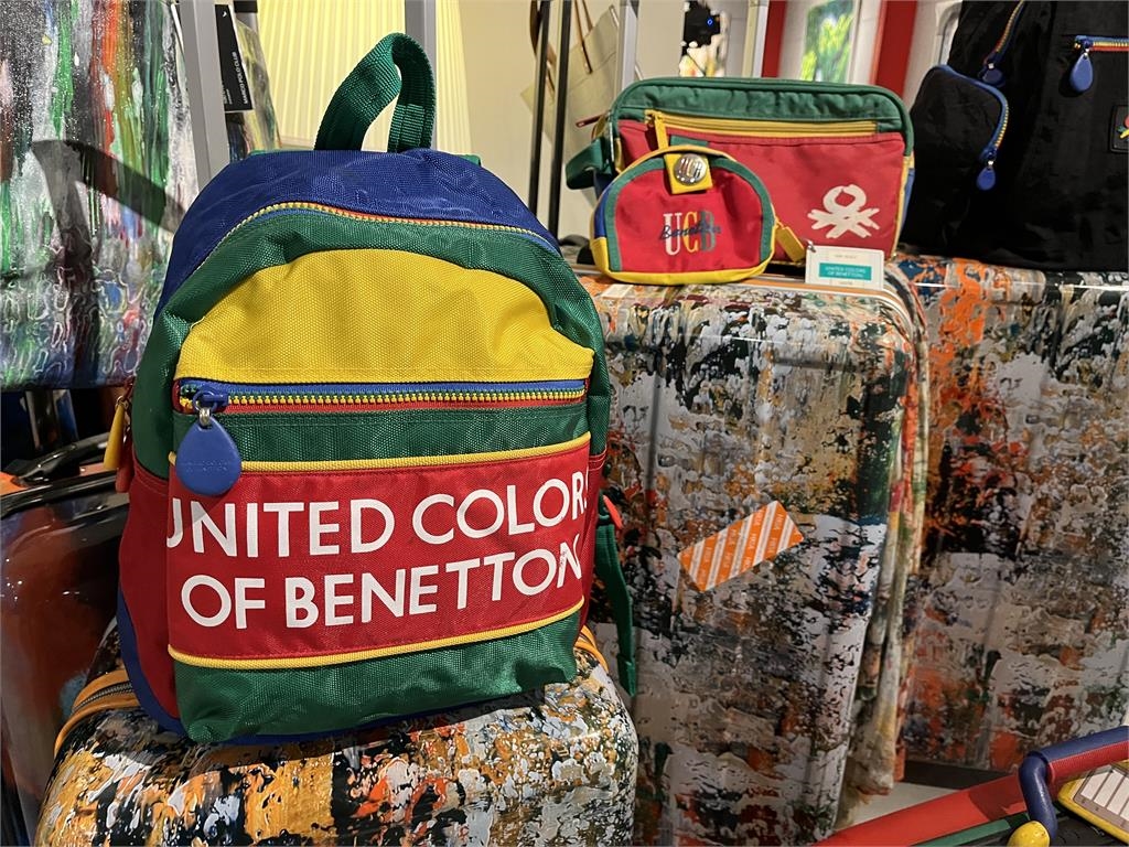 異言堂／班尼頓箱包設計師　用畫筆彩繪退休人生