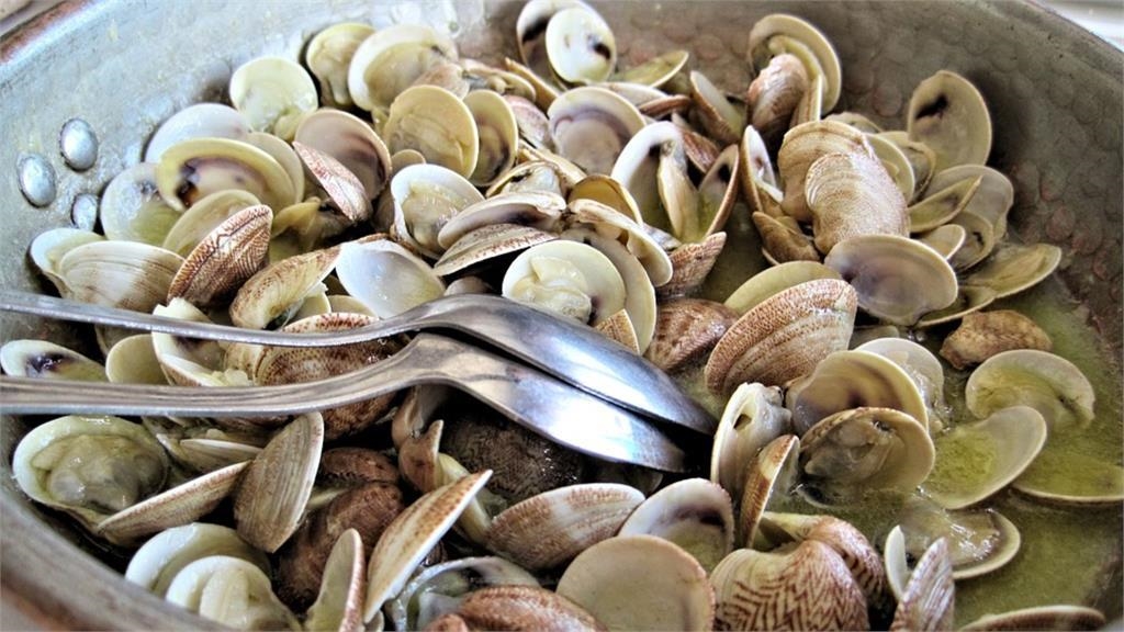 蛤蜊泡鹽水3小時沒見半粒沙!備好「吐沙3寶」秒解決:保證吐到爆 蛤蜊泡鹽水3小時沒見半粒沙!備好「吐沙3寶」秒解決:保證吐到爆