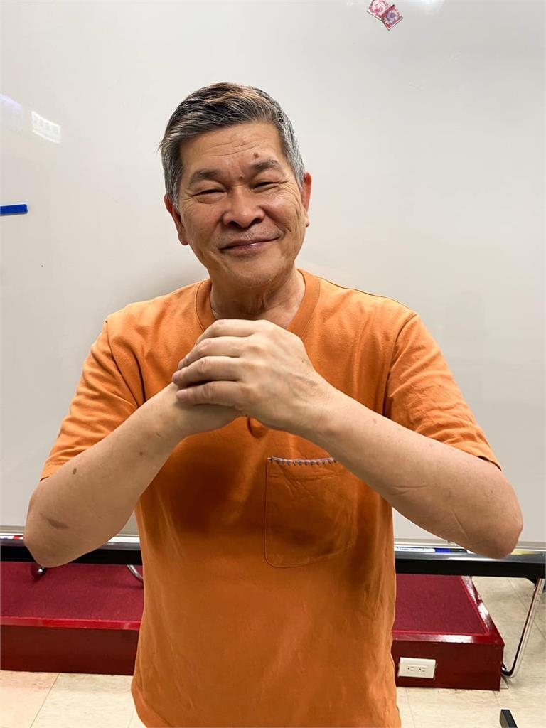 明星父子騎機車送泡菜!澎恰恰:創業全靠兒子心疼他成「負二代」