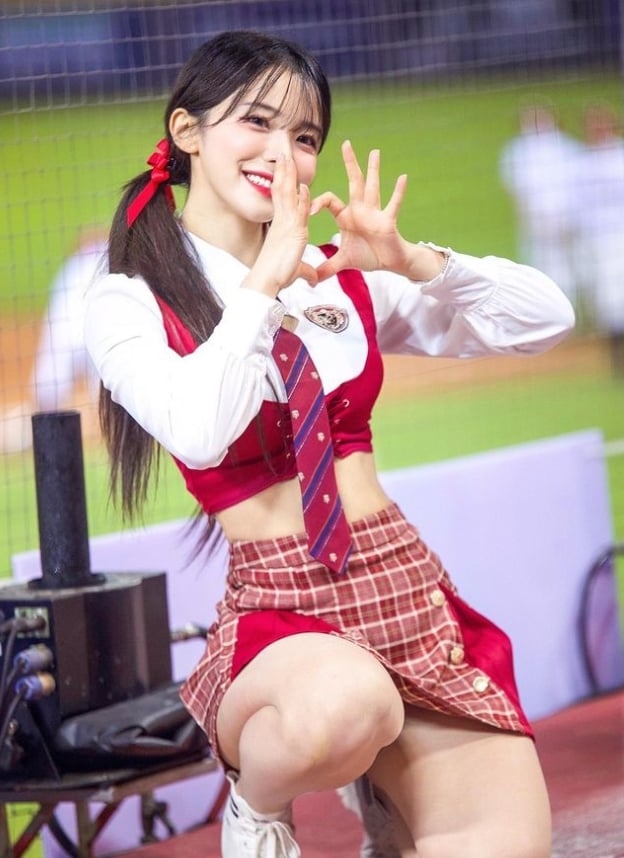 李多慧不甩刪文！加碼告白台灣粉「猛烈高清照」7連發：幸福又感動