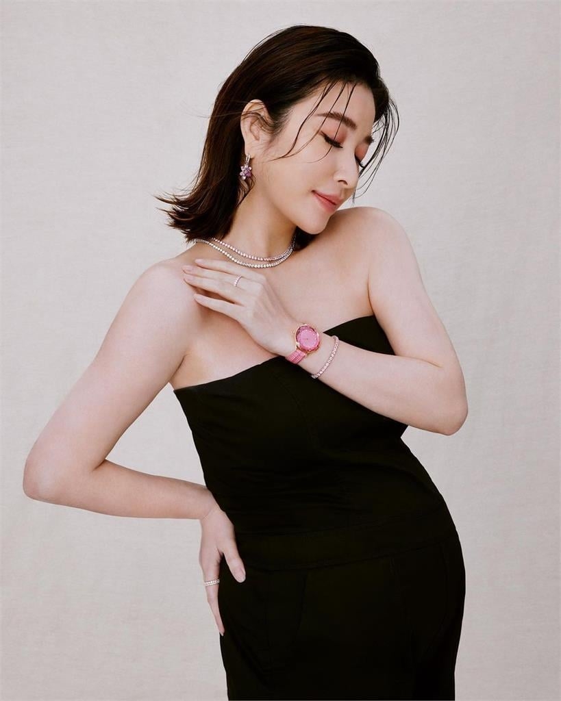 許維恩懷孕7個月曬「巨大孕肚」！曝6不適症狀王家梁心疼：好為難