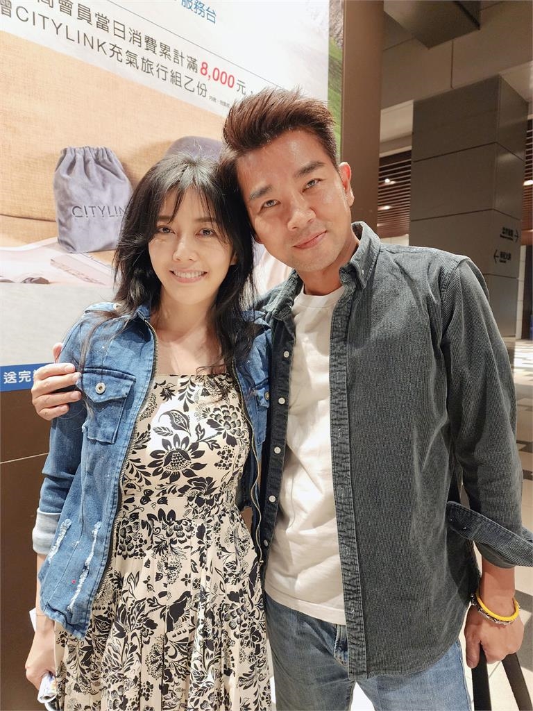 韓瑜邋遢大素顏糗遇「八點檔舊愛」!親密合影網陷回憶殺:期待再續前緣