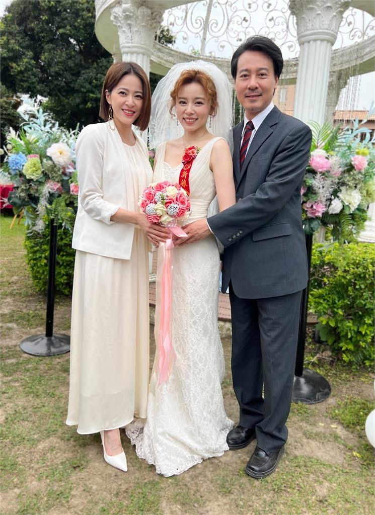 《市井豪門》婚禮重頭戲黃文星神切換兩角色讚譽連連!王瞳:「很燒腦」