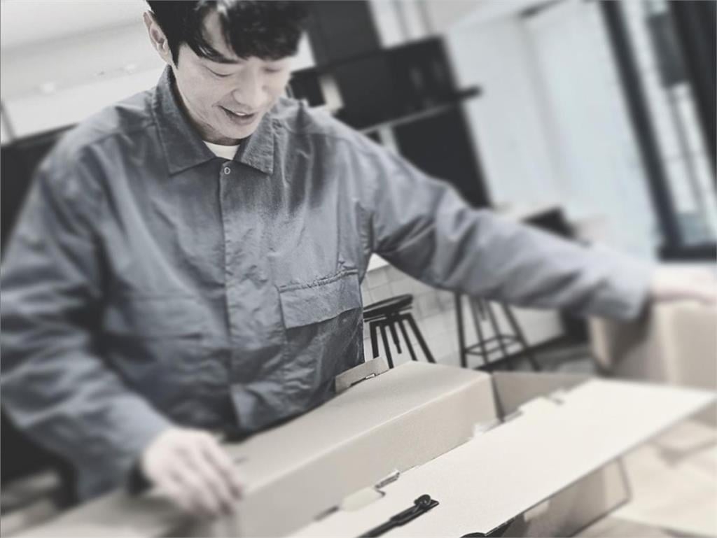 梁靜茹驚喜合體張棟樑!形象管理太鬆懈…男神身上「炸出一圈肉」網看傻