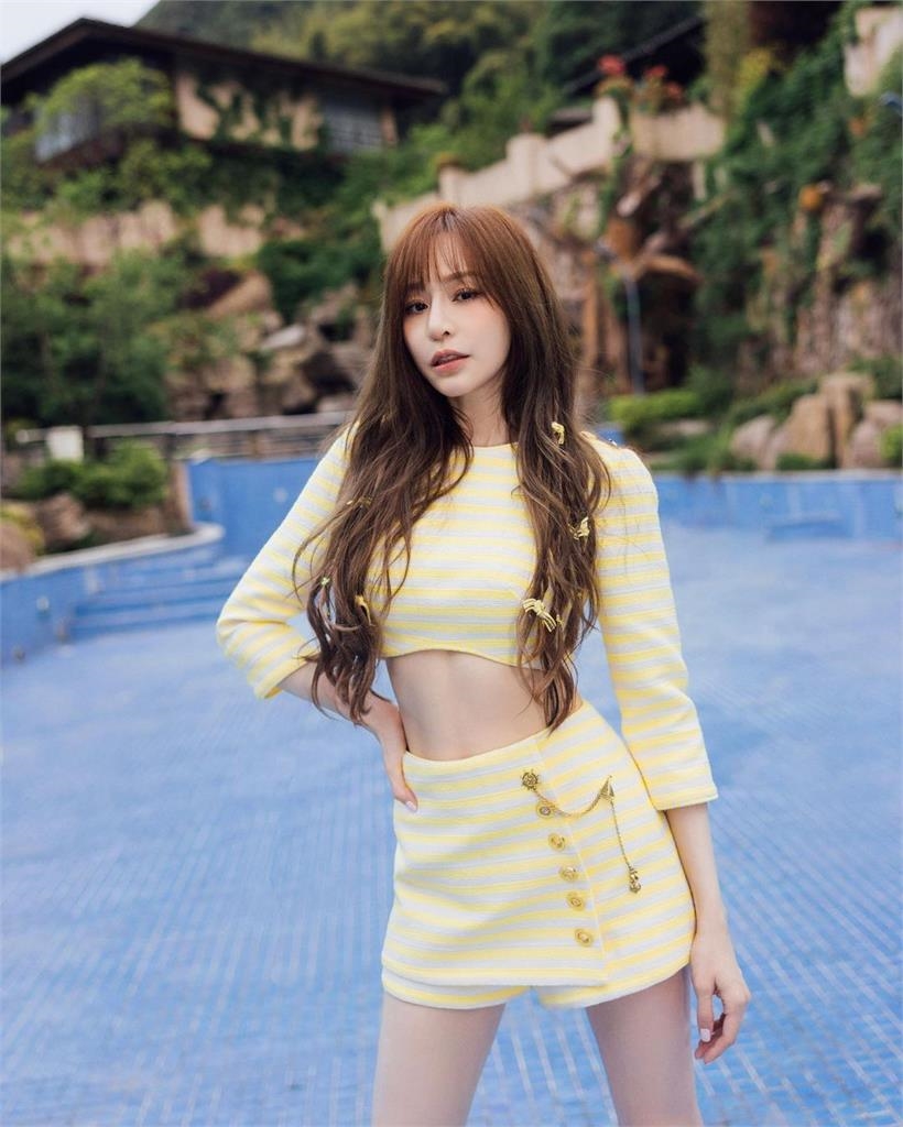 王心凌「中空裝美照」秀水蛇腰!無奈曝翻紅心聲:1年多沒放假了