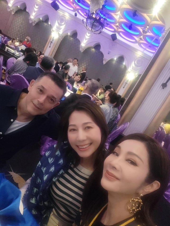 婚宴巧遇陳美鳳!52歲丁寧「真實面貌」驚豔全場:還是好美呦