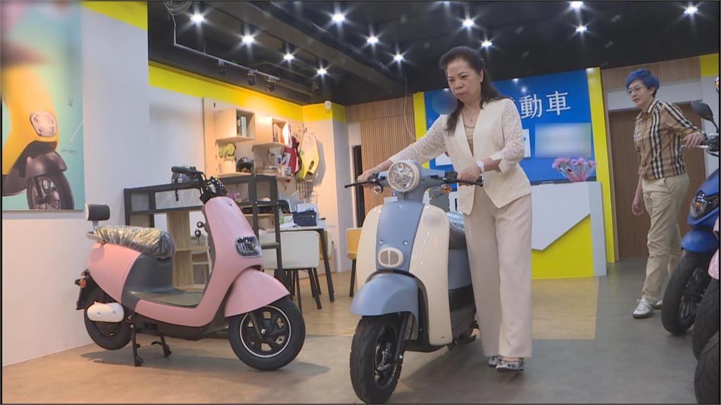 不用花電池資費　「微型電動二輪車」在家就能充電