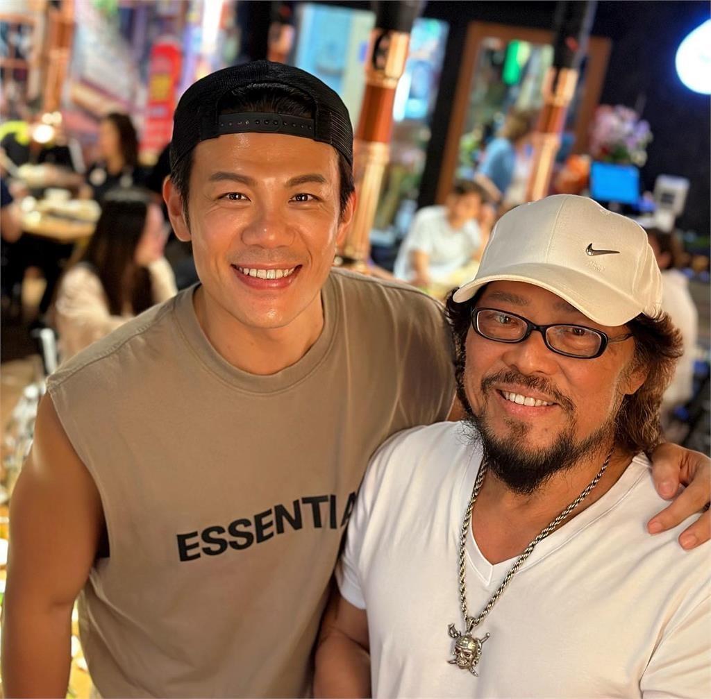 大回春!野生張菲71歲真面目流出 捲袖曝「精實猛肌」網驚:瘦很多