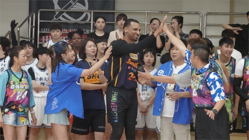 胡瓜端特調果汁讓楊繡惠「初嚐禁果」！自稱沒嚐過「不好說」