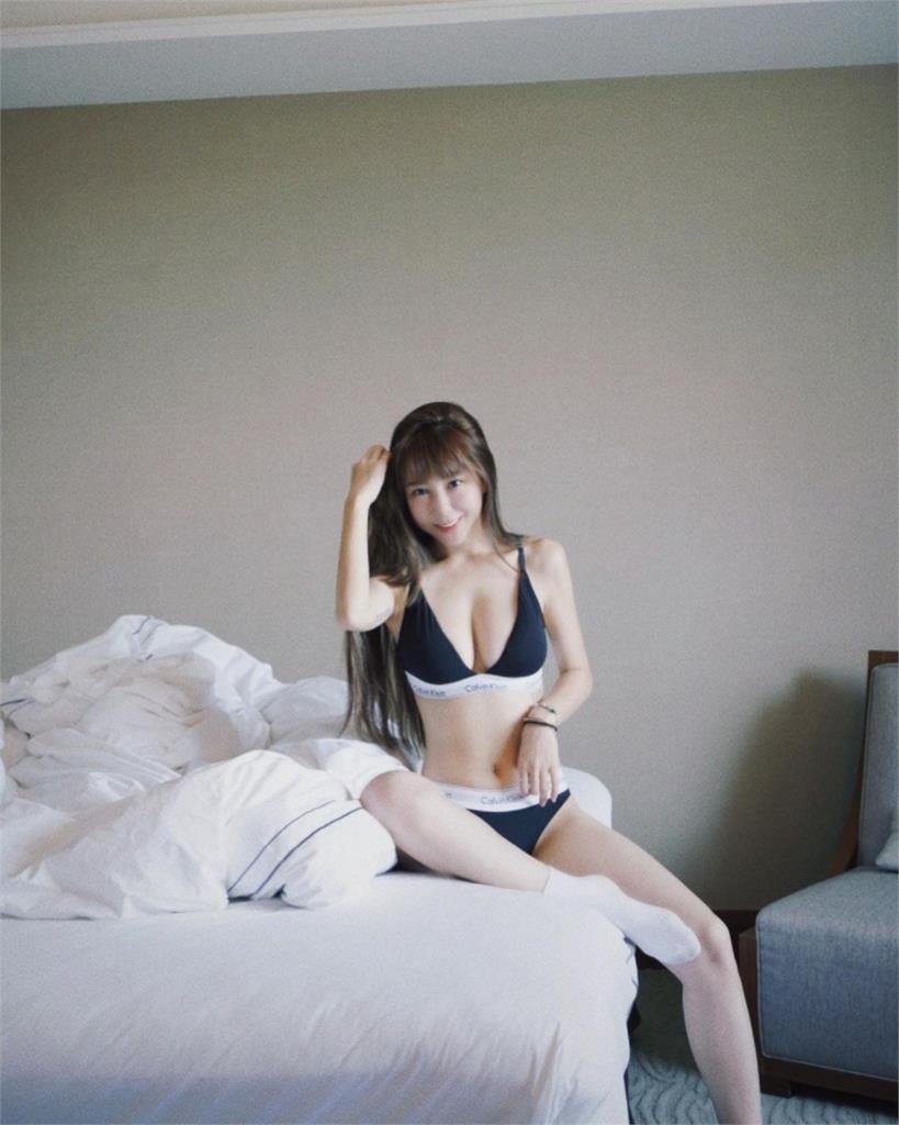 梓梓曬跪下姿勢「超母湯」!為1事嬌喊讓網全嗨翻:誠意太滿