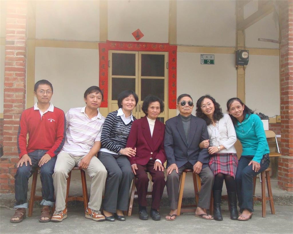 林口長庚護理部副主任獲「專業貢獻獎」!立志當白衣天使全為失明父