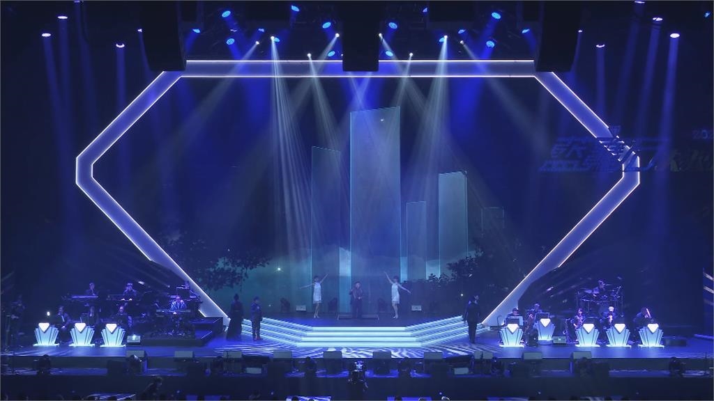 重溫秀場經典　「藍寶石大歌廳」嗨翻港都